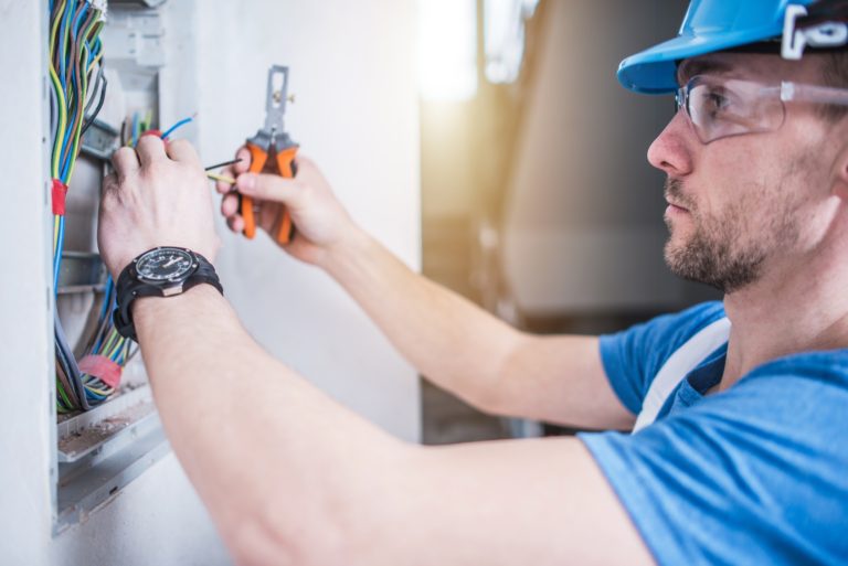 5 Repairs That Only Professional Electricians Must Do