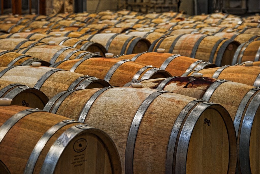 benefits of oak barrels in winemaking